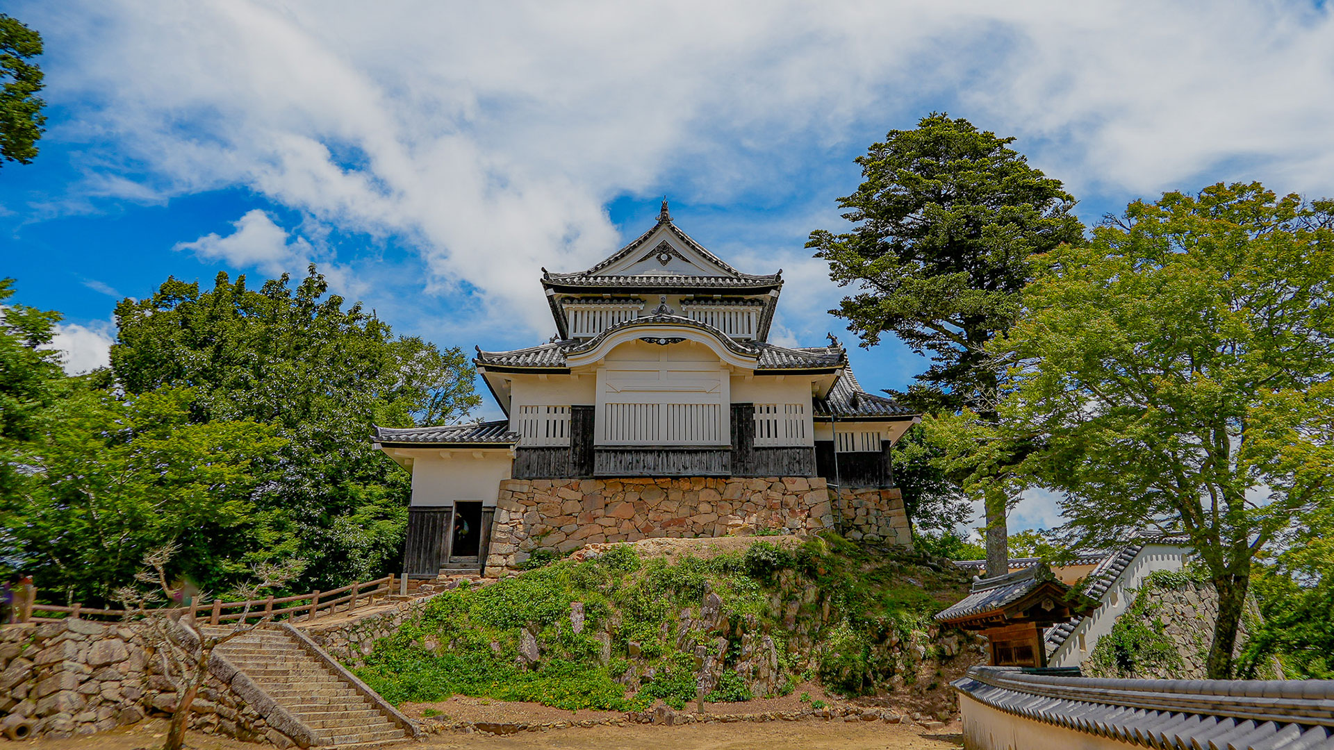 lâu đài Bitchu-Matsuyama lau-dai